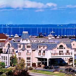 Hamilton Inn Select Beachfront Mackinaw City